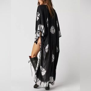 EUC🖤Free People Spellbound Tie Dye Duster One size black/white